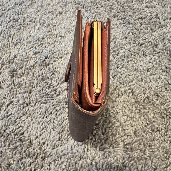 Louis Vuitton Kisslock wallet with printed code - Picture 4 of 10